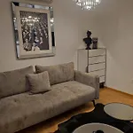 Luxury Marjan Hill With Garage Apartament